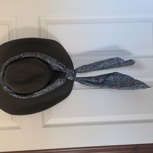 Blue & gray wild rag